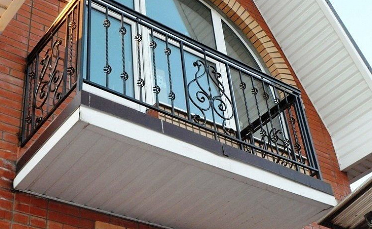 Ограждение балкона и крыльца в частном доме - МК-Сталь